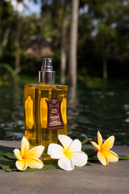 La Sultane de Saba Voyage Balinais Schoonheidsolie – Journey to Bali – Lotus & Frangipani Flowers