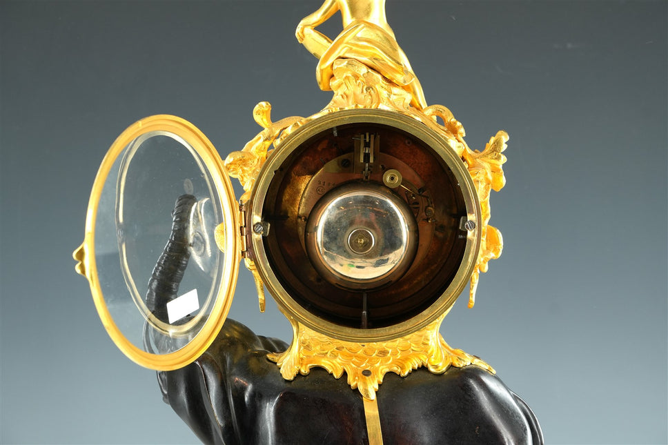 Franse Pendule met Olifant — Barbier le Jeune, Parijs, 19e eeuw
