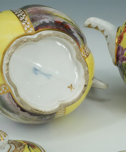Meissen Theeservies, ca. 1735 — Een Zeldzaam Meesterwerk in Geel Fond